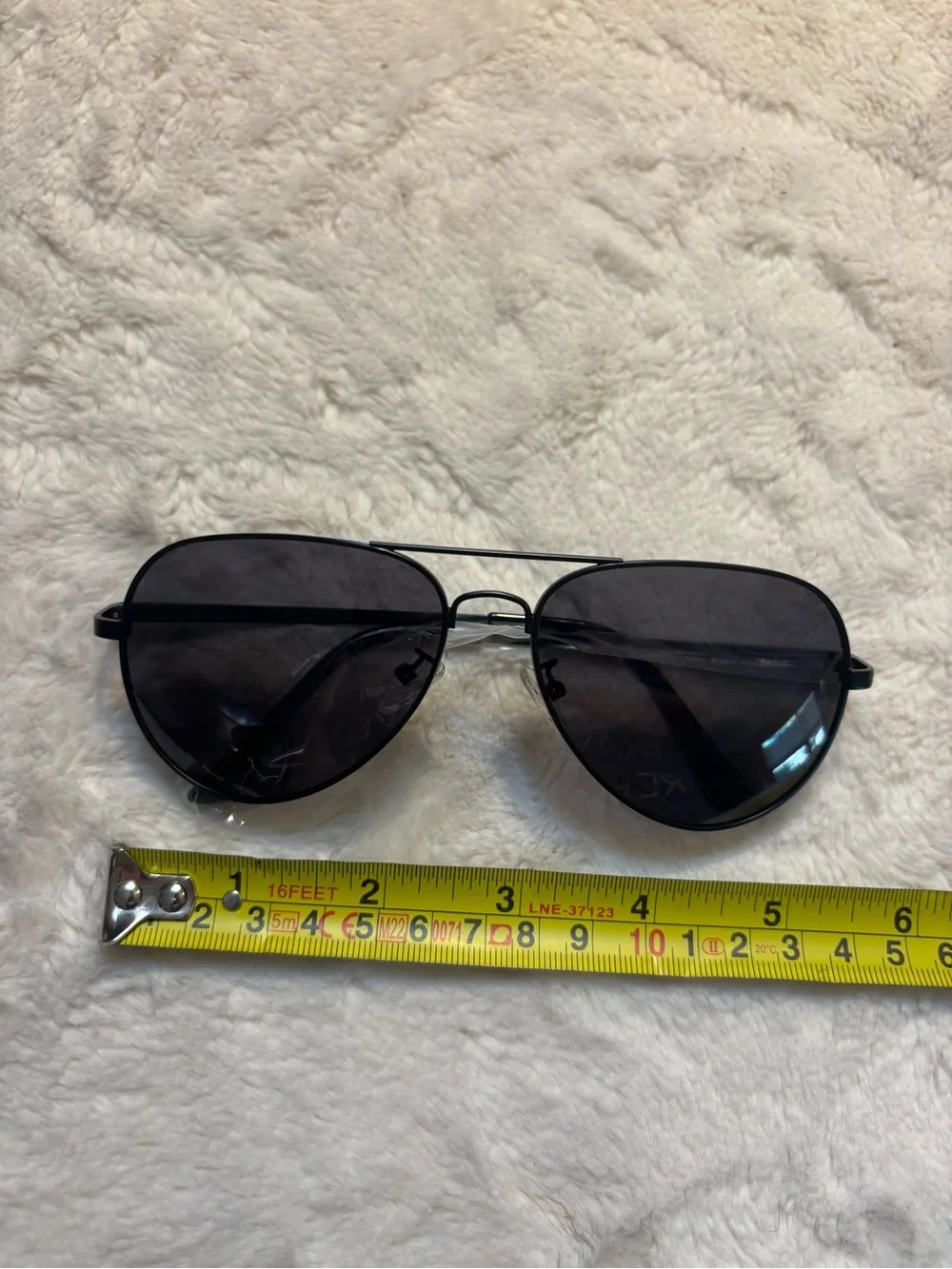 NEW Classic Aviator Sunglasses in Black with Smoke Lenses NWOT